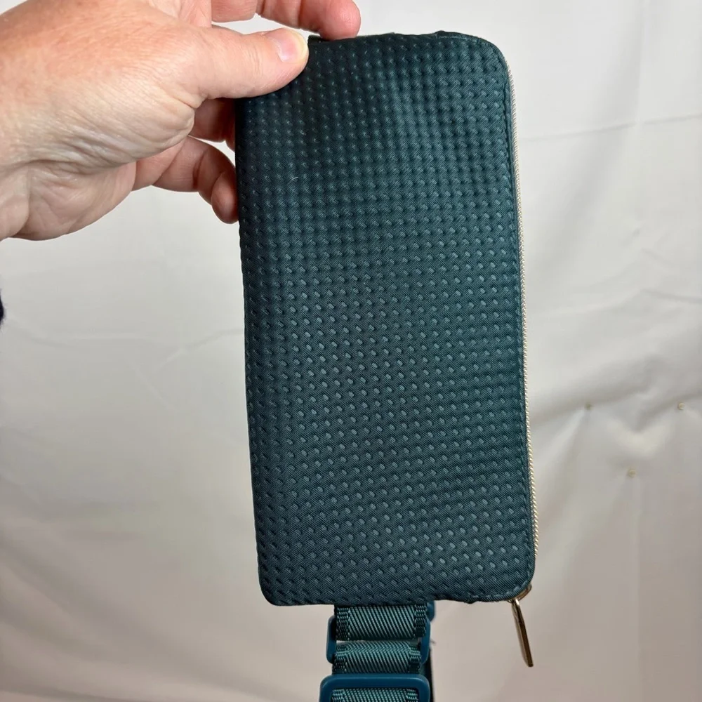 heyday™ Teal Phone Crossbody Belt Bag Wallet Adjustable Strap - Picture 2 of 9